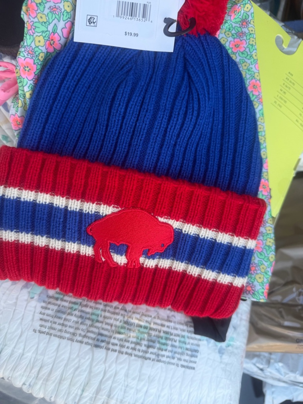 Kids Pom-Pom Knit Beanie Hat - Blue & Red Buffalo Bills NFL knit beanie new tags - Picture 4 of 4